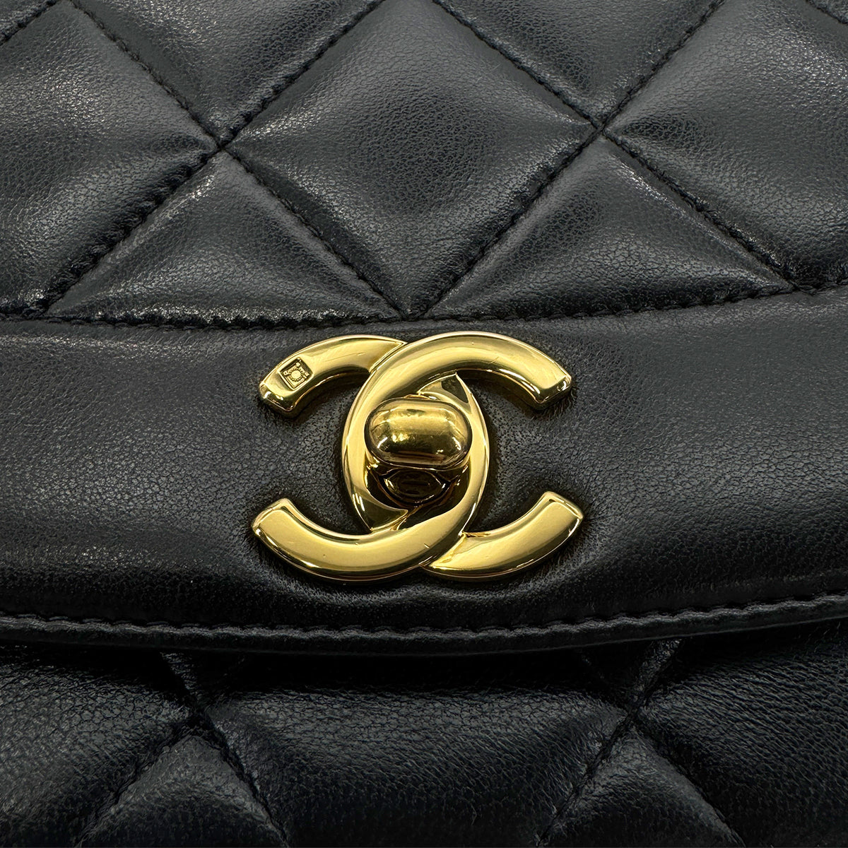 CHANEL VINTAGE DIANA MEDIUM CHAIN SHOULDER BAG BLACK LAMB SKIN 90267772