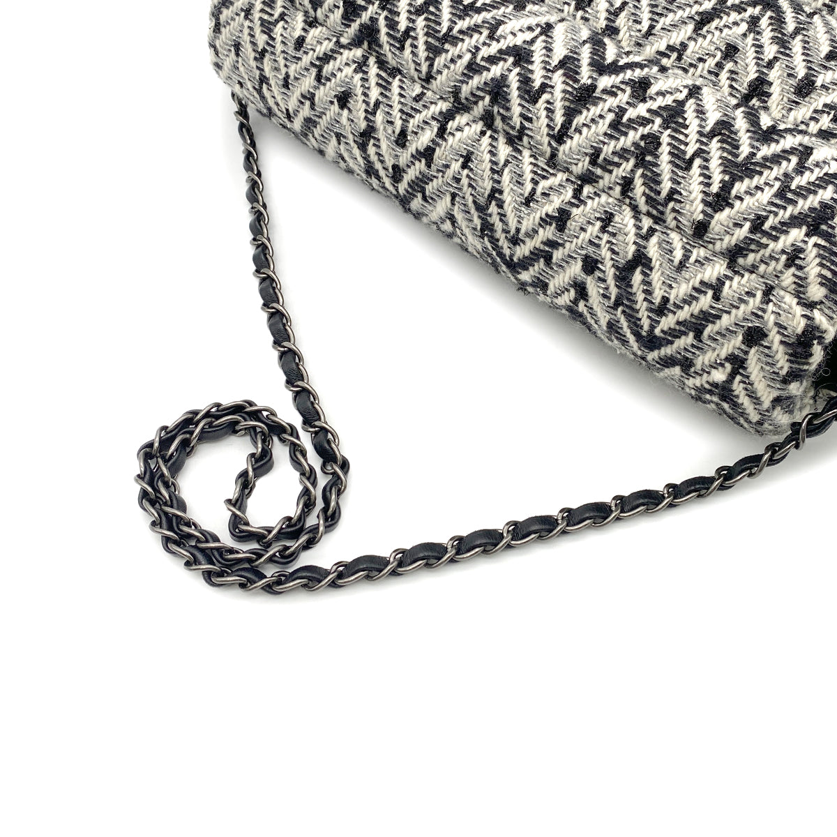 CHANEL CHAIN SHOULDER BAG BLACK WHITE TWEED 90268081