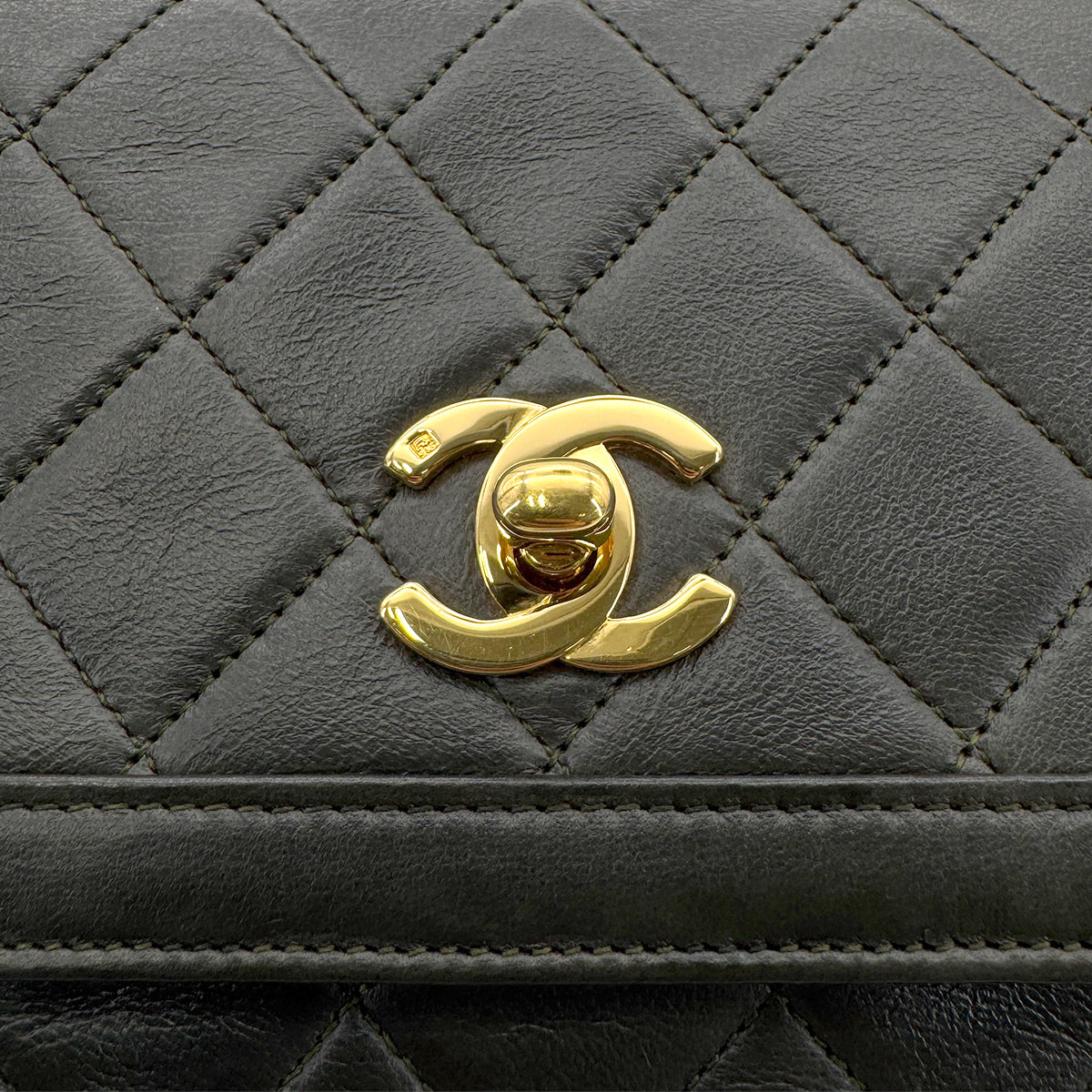 CHANEL VINTAGE MATELASSE CHAIN SHOULDER BAG KAHKI LAMB SKIN 90268184