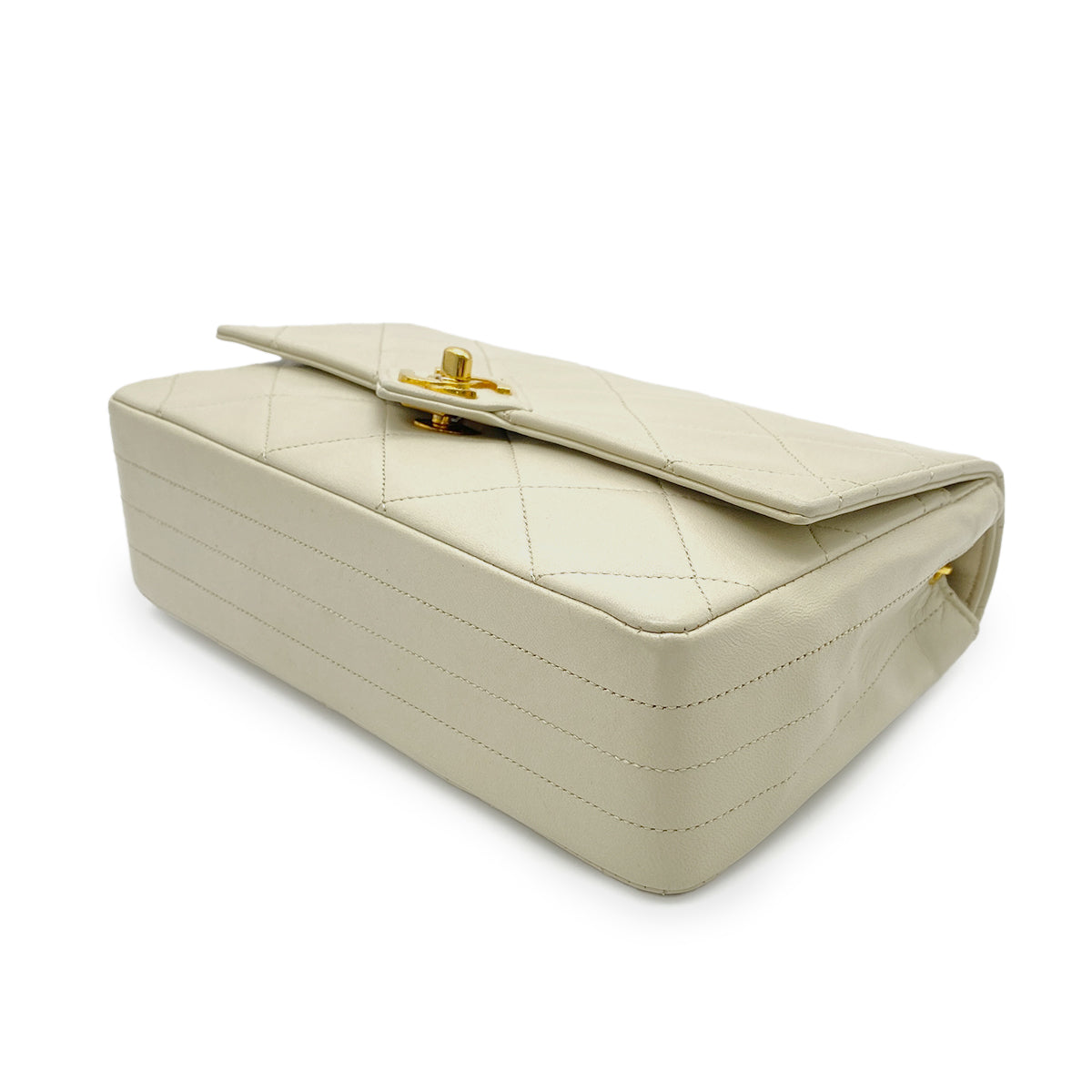 CHANEL VINTAGE MATELASSE CHAIN SHOULDER BAG BEIGE LAMB SKIN 90268188