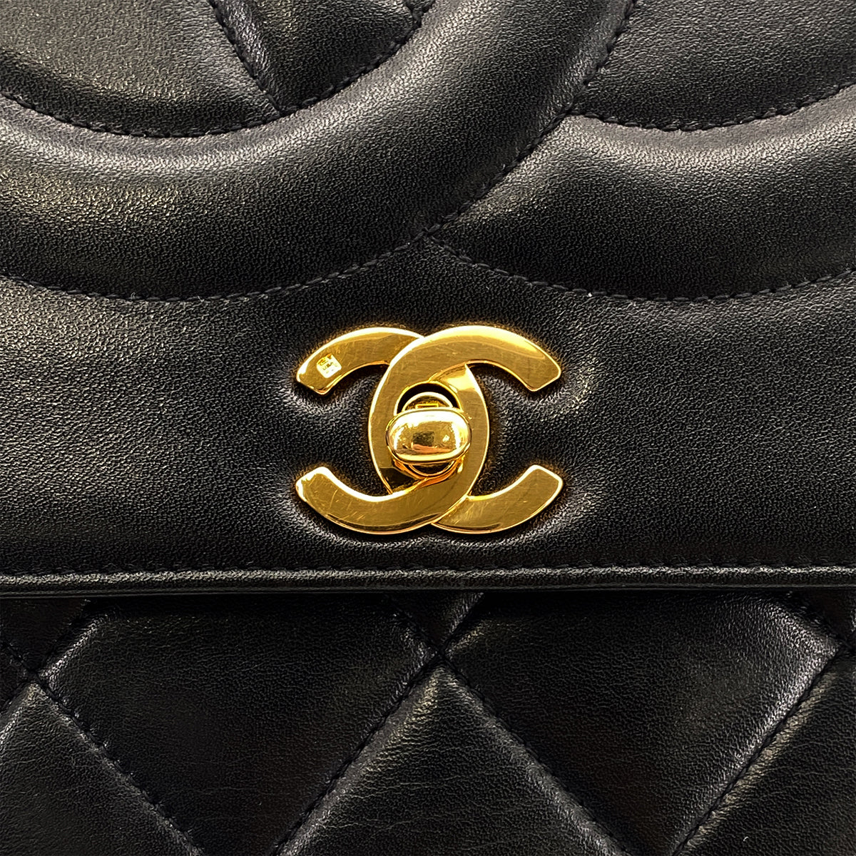 CHANEL VINTAGE BIG COCO MATELASSE CHAIN SHOULDER BAG BLACK LAMB SKIN 90268819
