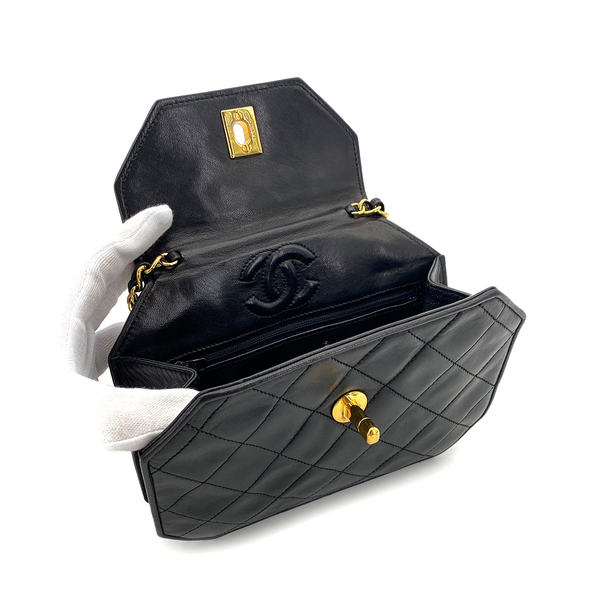 CHANEL VINTAGE OCTAGON CHAIN SHOULDER BAG BLACK LAMB SKIN 90268836