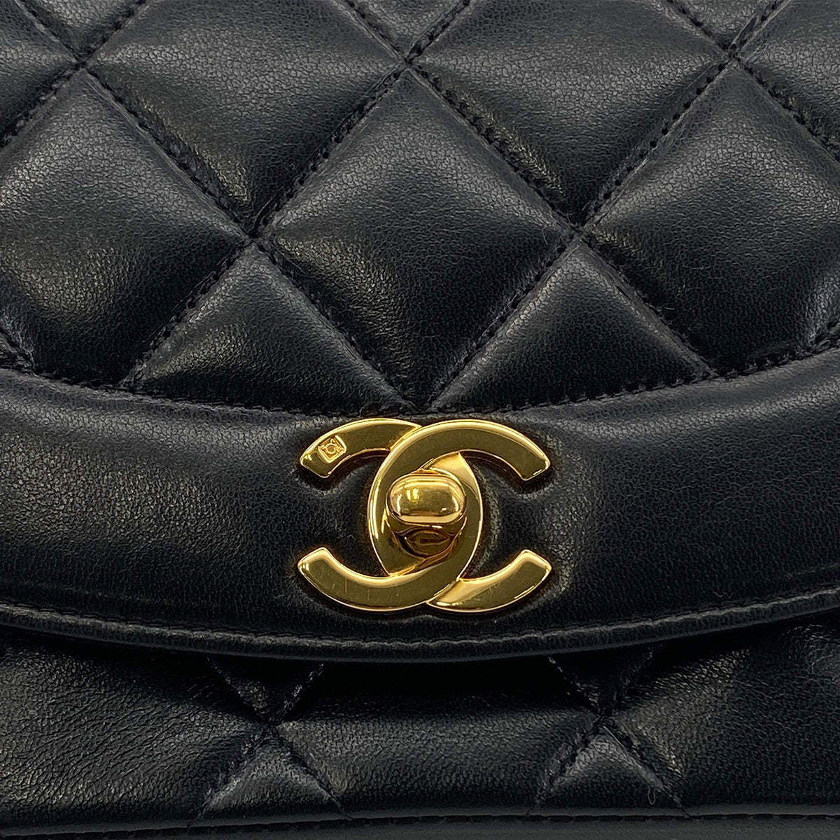 CHANEL VINTAGE DIANA SMALL CHAIN SHOULDER BAG BLACK LAMB SKIN 90269039