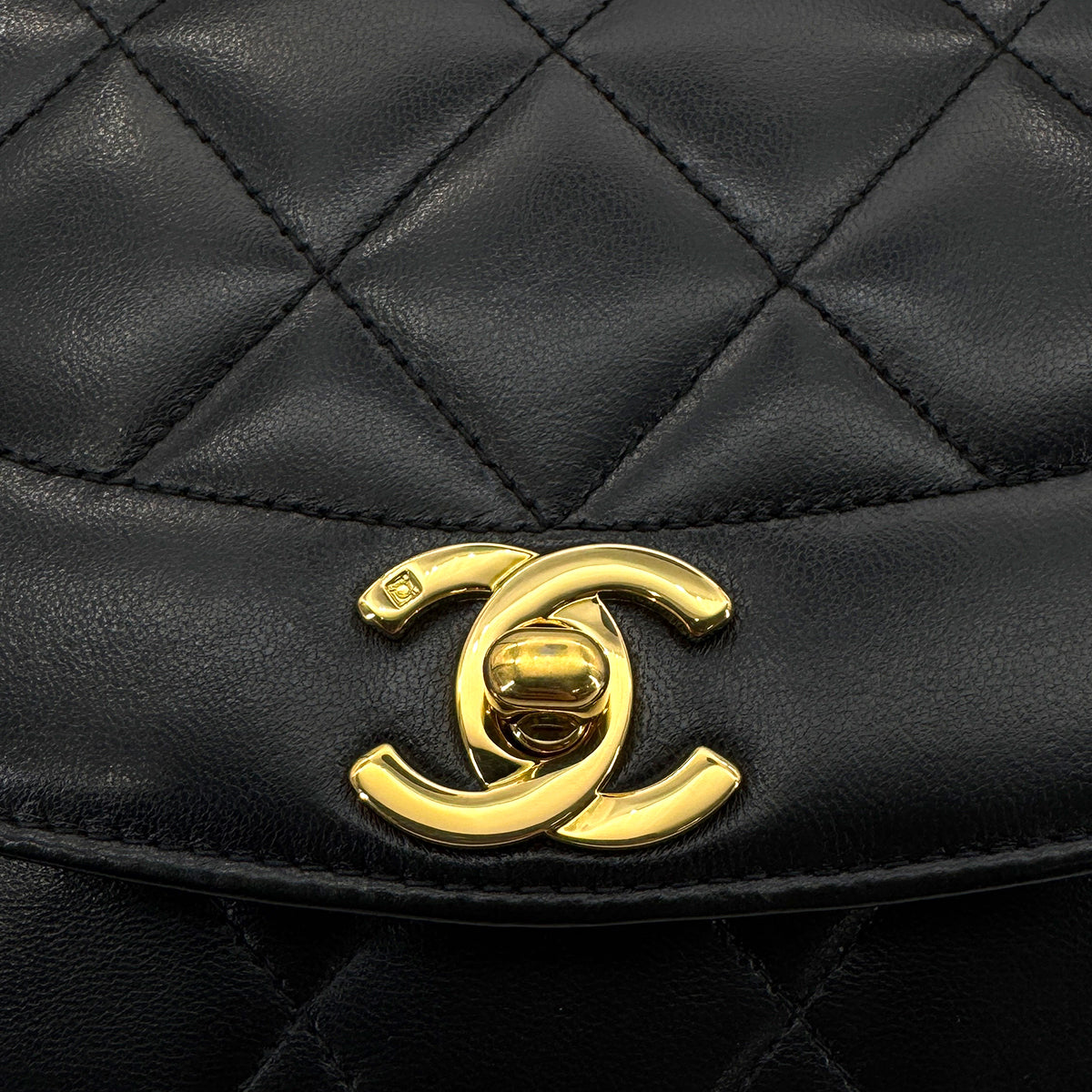 CHANEL VINTAGE DIANA SMALL CHAIN SHOULDER BAG BLACK LAMB SKIN 90269048