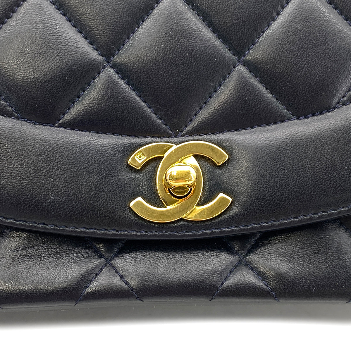 CHANEL VINTAGE DIANA SMALL CHAIN SHOULDER BAG NAVY LAMB SKIN 90269059