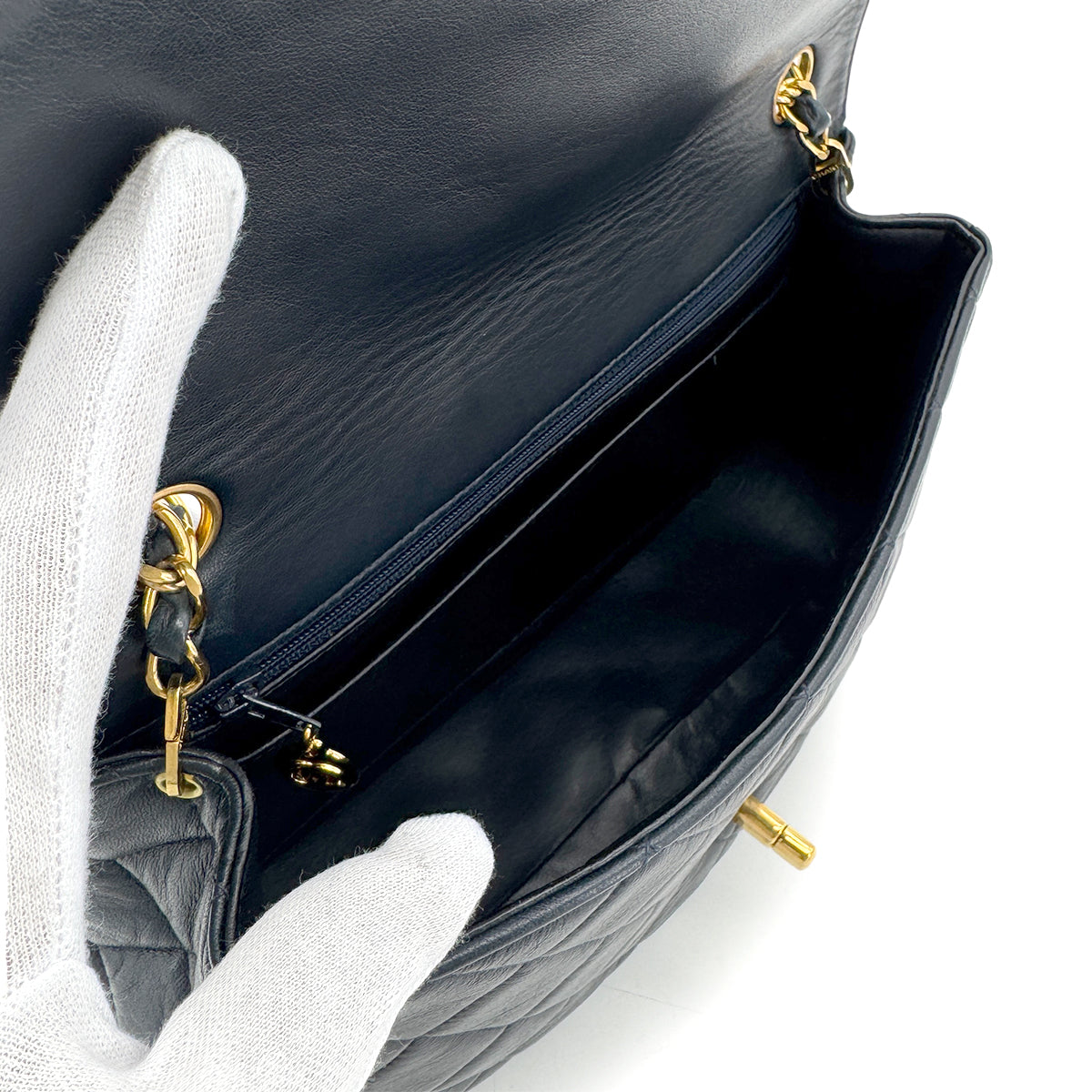 CHANEL VINTAGE MATELASSE CHAIN SHOULDER BAG NAVY LAMB SKIN 90269101