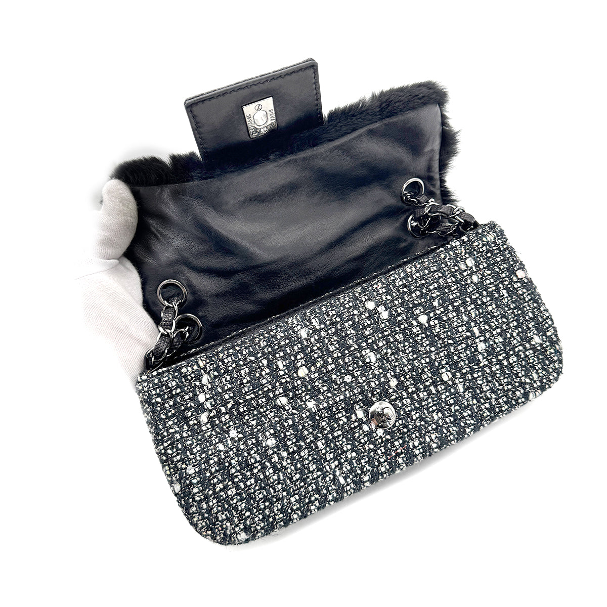 CHANEL VINTAGE CHAIN SHOULDER BAG BLACK TWEED FUR 90269238