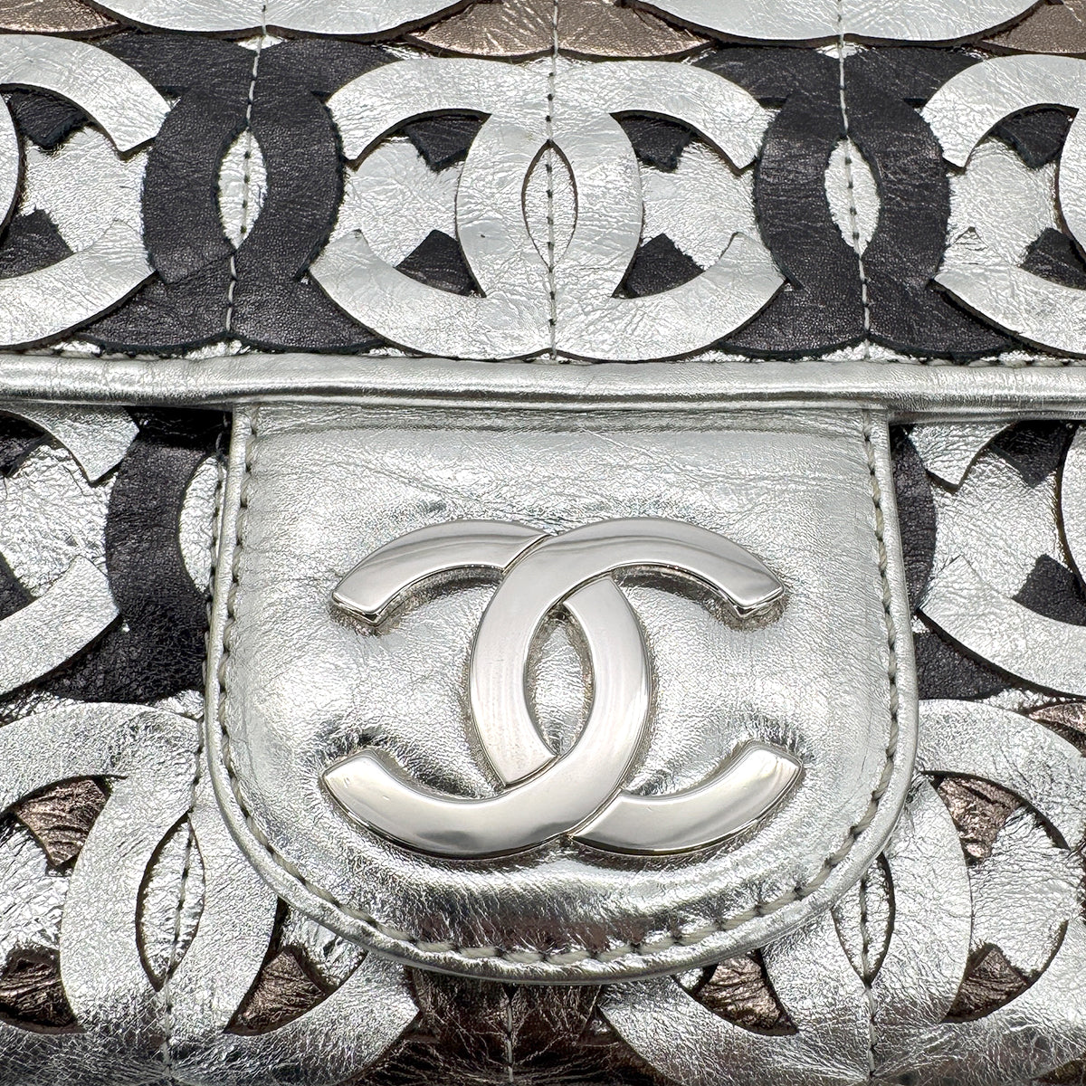 CHANEL VINTAGE CC PATCHWORK CHAIN SHOULDER BAG METALICSILVER LEATHER 90269625