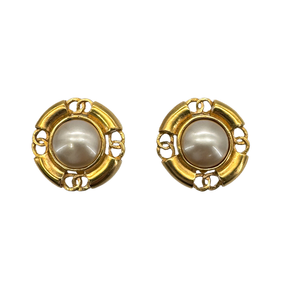 CHANEL VINTAGE EARRINGS ROUND FAUX PEARL ACCESSORY 94P 90270350
