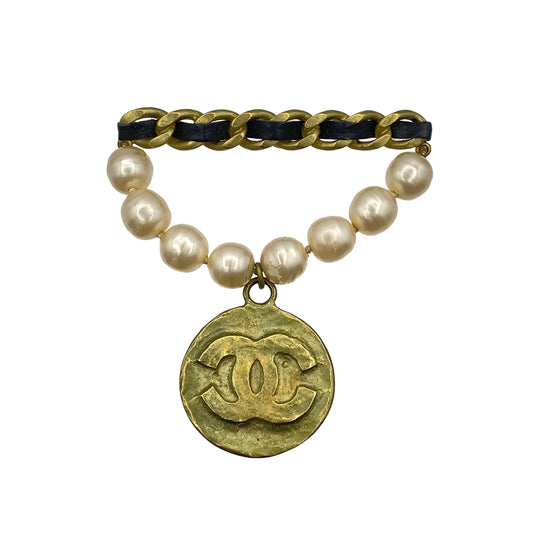 CHANEL VINTAGE BROOCH COCOMARK MEDAL FAUX PEARL ACCESSORY 94A 90270384