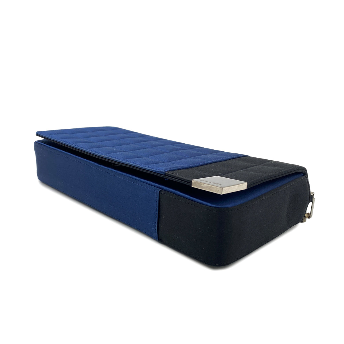 CHANEL VINTAGE CHOCOLATE BAR CHAIN SHOULDER BAG BLUE BLACK SATIN 90270797