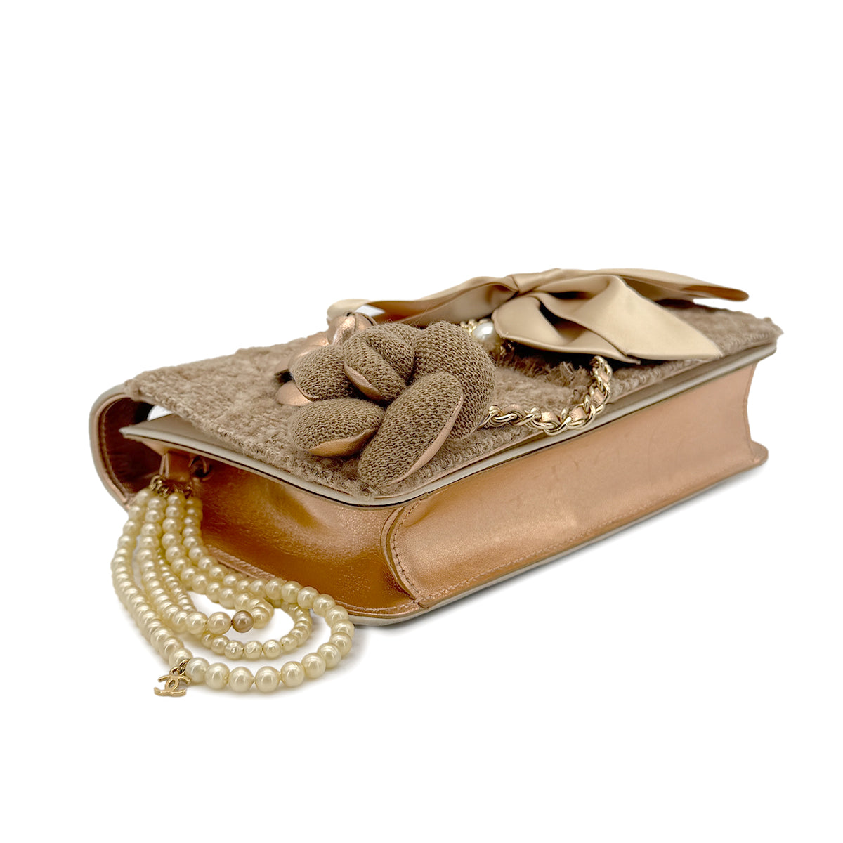 CHANEL VINTAGE CHAIN SHOULDER BAG CAMELLIA RIBBON FAUX PEARL BEIGE 90271728