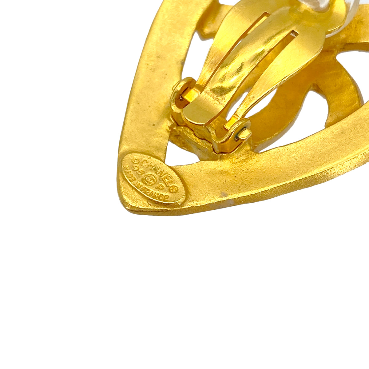 CHANEL VINTAGE EARRINGS HEART COCOMARK ACCESSORY 95P 90271834