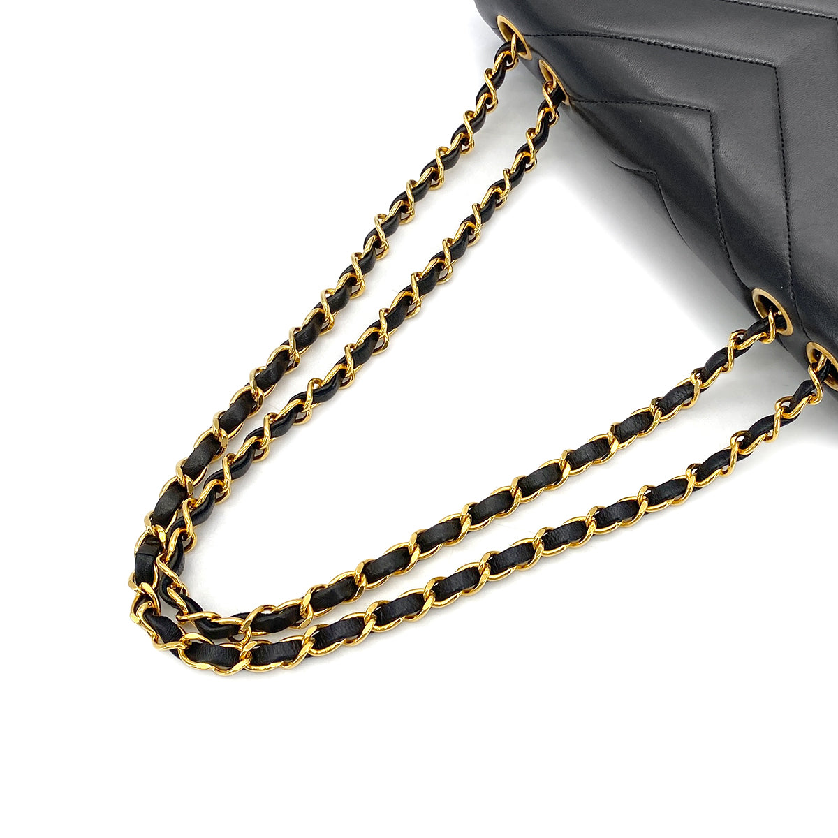 CHANEL VINTAGE CHEVRON CHAIN SHOULDER BAG BLACK LAMB SKIN 90272504