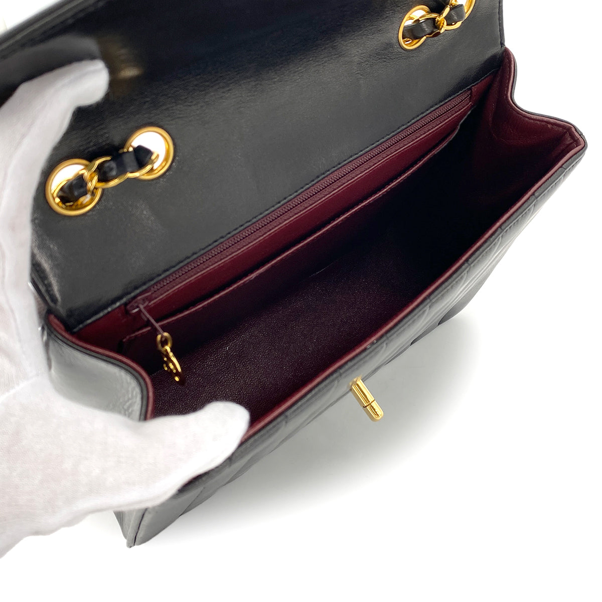 CHANEL VINTAGE CHEVRON CHAIN SHOULDER BAG BLACK LAMB SKIN 90272504