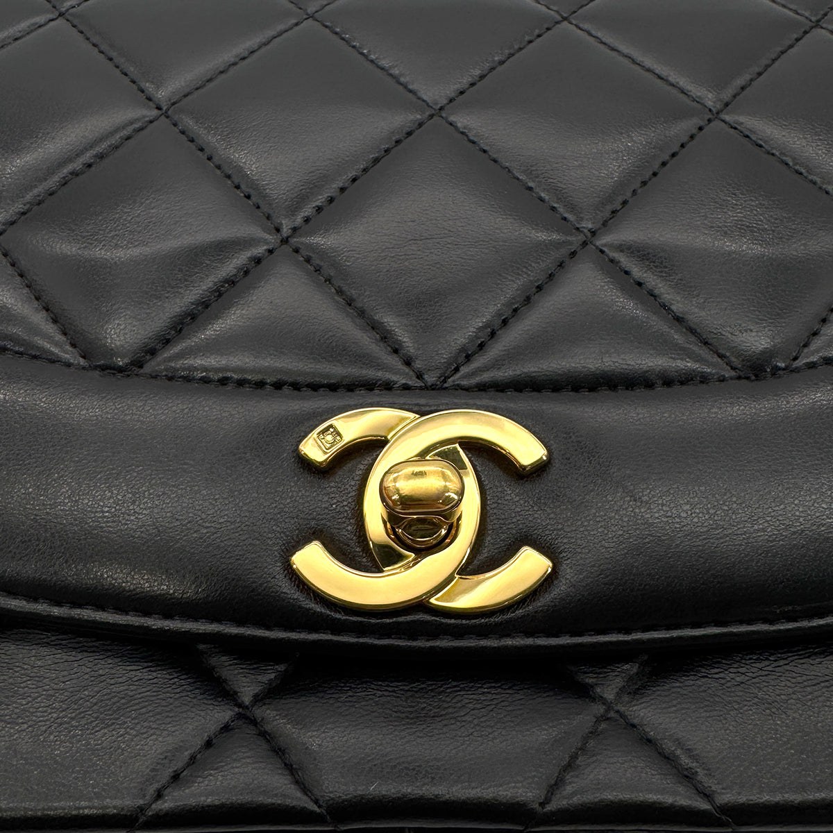 CHANEL VINTAGE DIANA MEDIUM CHAIN SHOULDER BAG BLACK LAMB SKIN 90272514