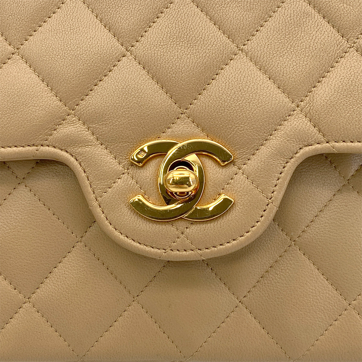 CHANEL VINTAGE MATELASSE CHAIN SHOULDER BAG BEIGE LAMB SKIN 90272957