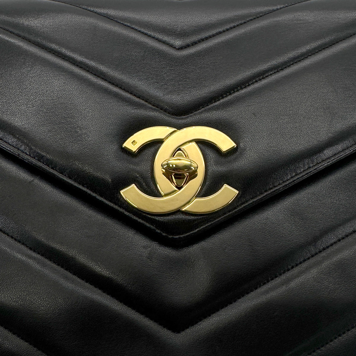 CHANEL VINTAGE CHEVRON V STITCH CHAIN SHOULDER BAG BLACK LAMB SKIN 90272981