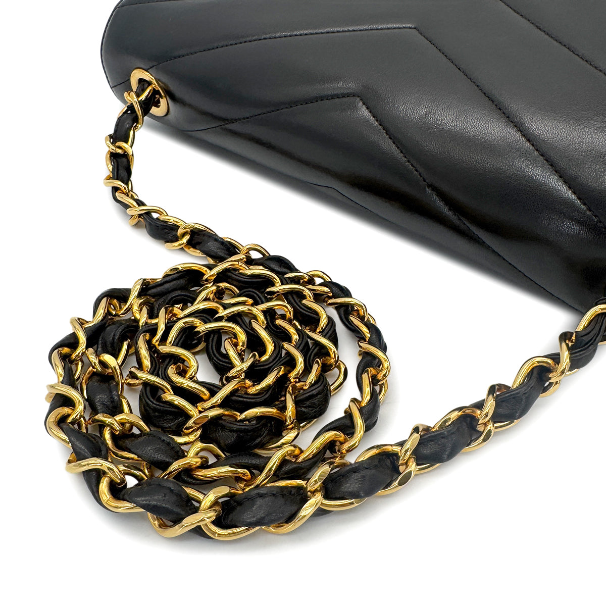 CHANEL VINTAGE CHEVRON V STITCH CHAIN SHOULDER BAG BLACK LAMB SKIN 90272981
