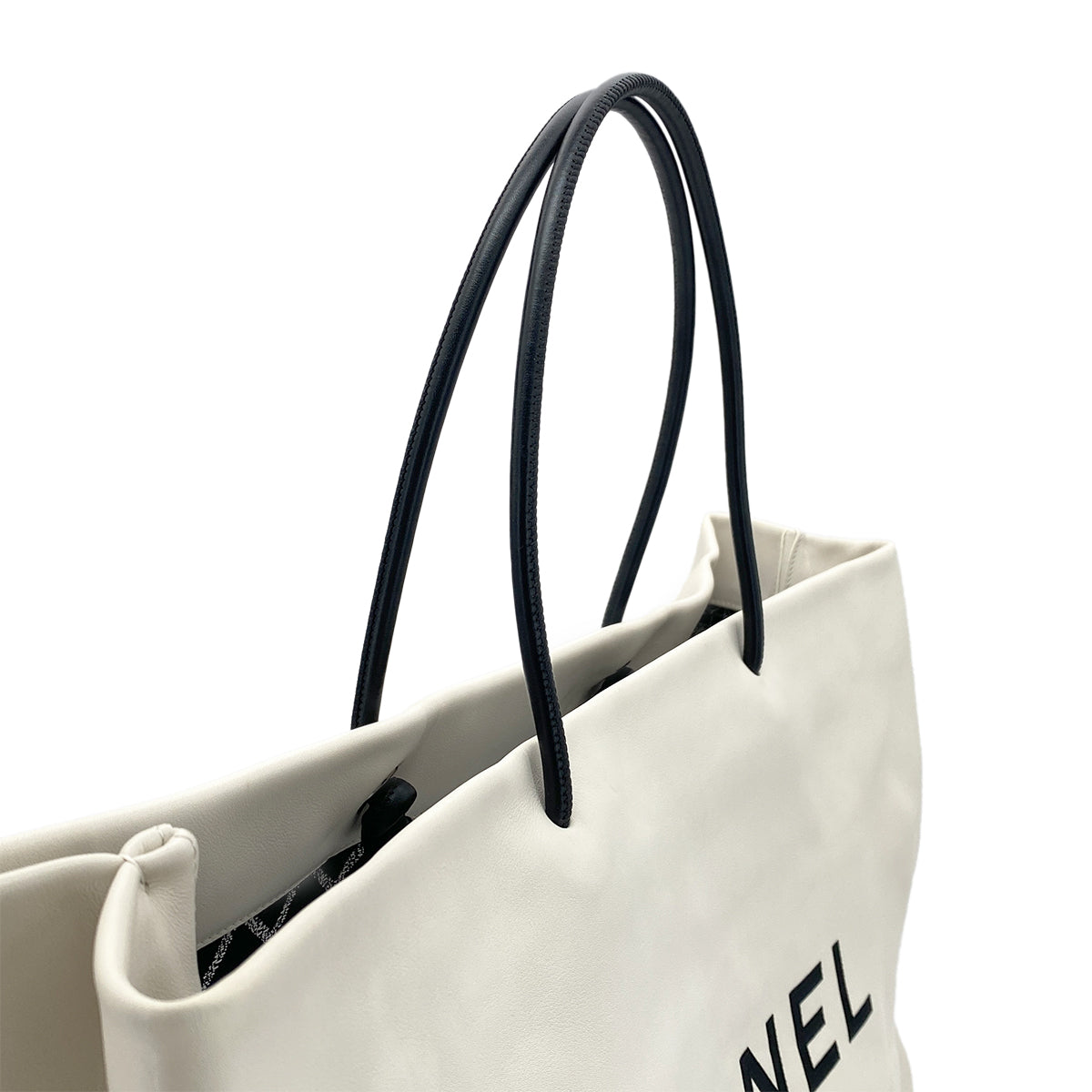 CHANEL VINTAGE ESSENTIAL TOTE BAG WHITE CALF LEATHER 90273064