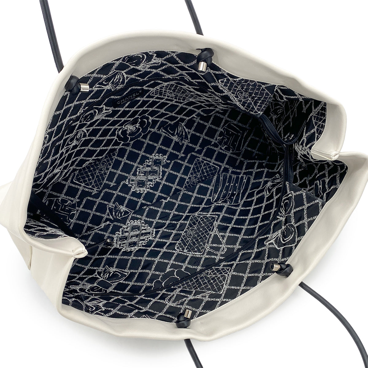 CHANEL VINTAGE ESSENTIAL TOTE BAG WHITE CALF LEATHER 90273064