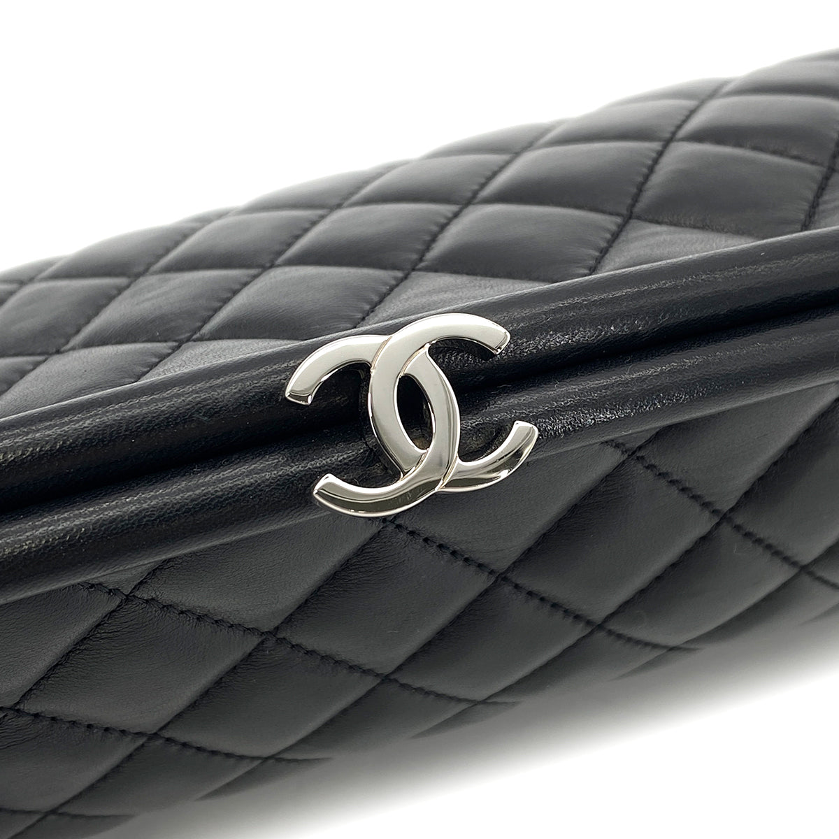 CHANEL VINTAGE MATELASSE CLUTCH BAG BLACK LAMB SKIN 90273065