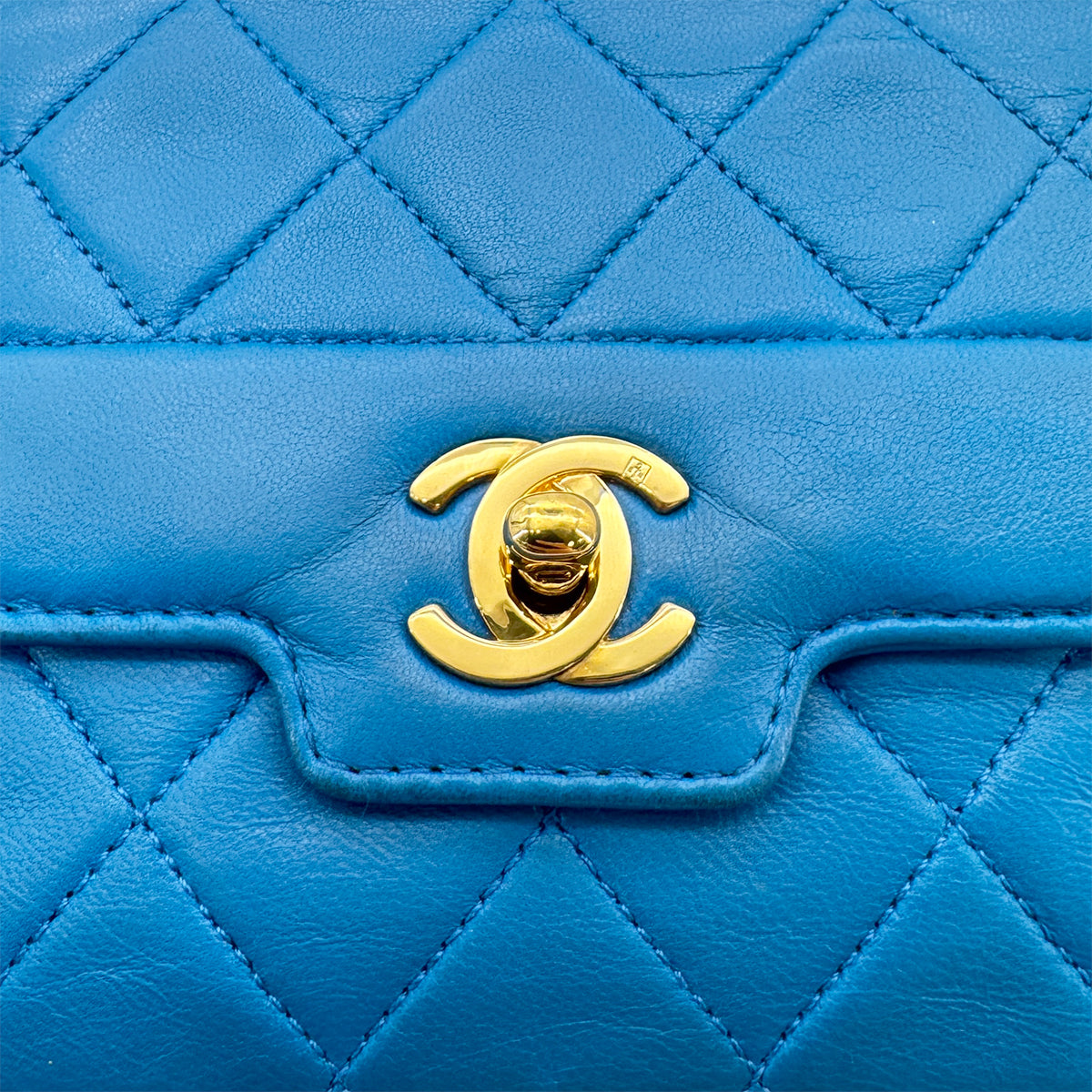CHANEL VINTAGE MATELASSE BIJOU CHAIN SHOULDER BAG BLUE LAMB SKIN 90273068