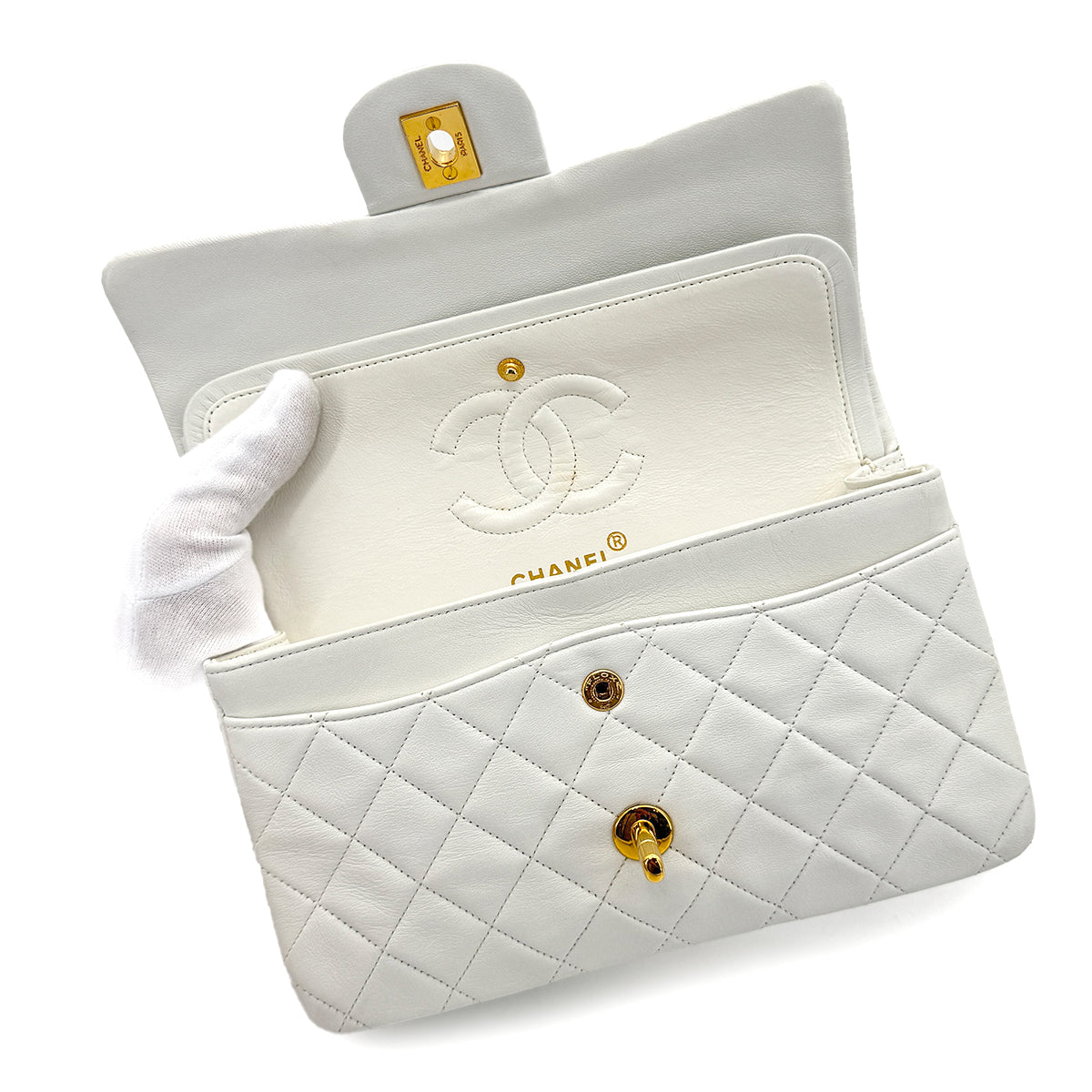 CHANEL VINTAGE CLASSIC FLAP SMALL CHAIN SHOULDER BAG WHITE LAMB SKIN 90273079