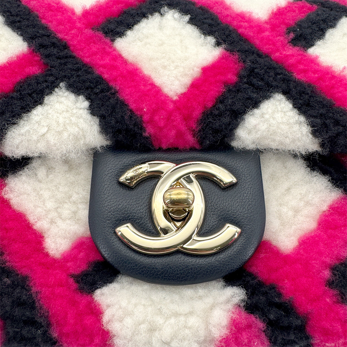 CHANEL SHEARLING MOUTON CHAIN SHOULDER BAG MULTICOLOR 90274410