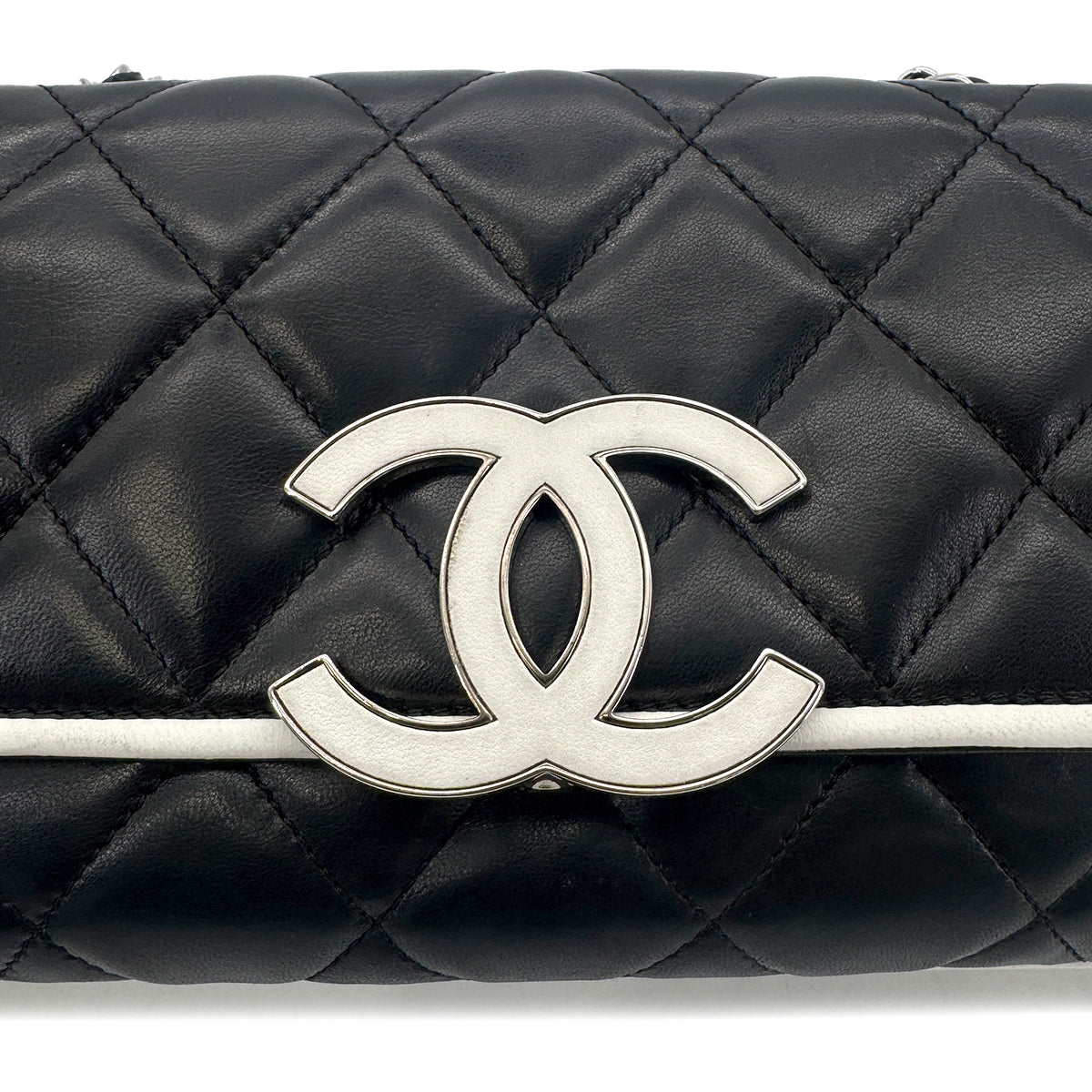 CHANEL VINTAGE BIG COCO CHAIN SHOULDER BAG BLACK WHITE LAMB SKIN 90274419