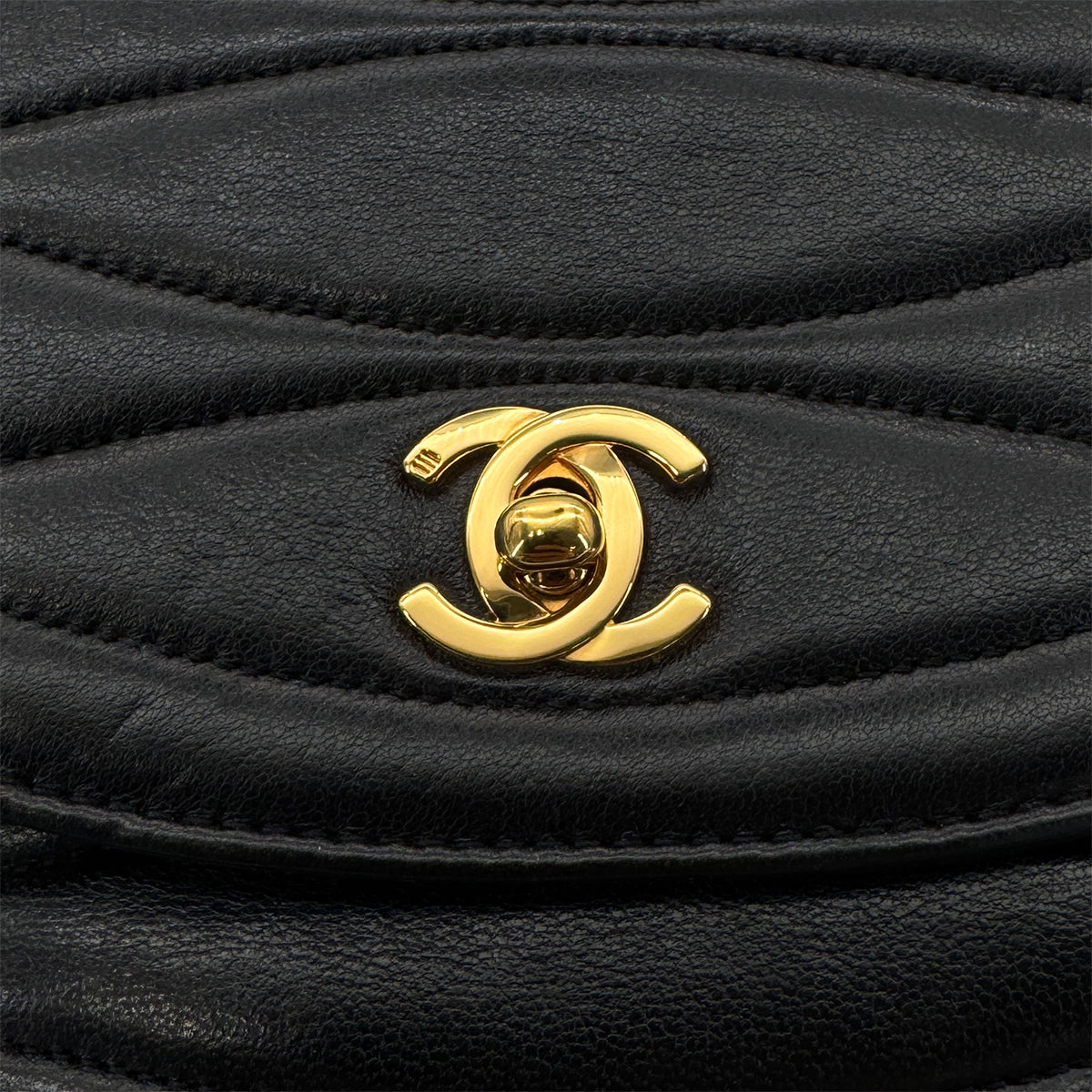 CHANEL VINTAGE COCOMARK CHAIN SHOULDER BAG BLACK LAMB SKIN 90275138