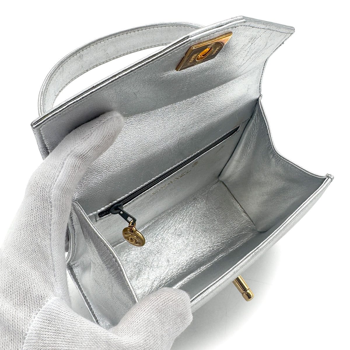 CHANEL VINTAGE HAND BAG SILVER LAMB SKIN 90275605