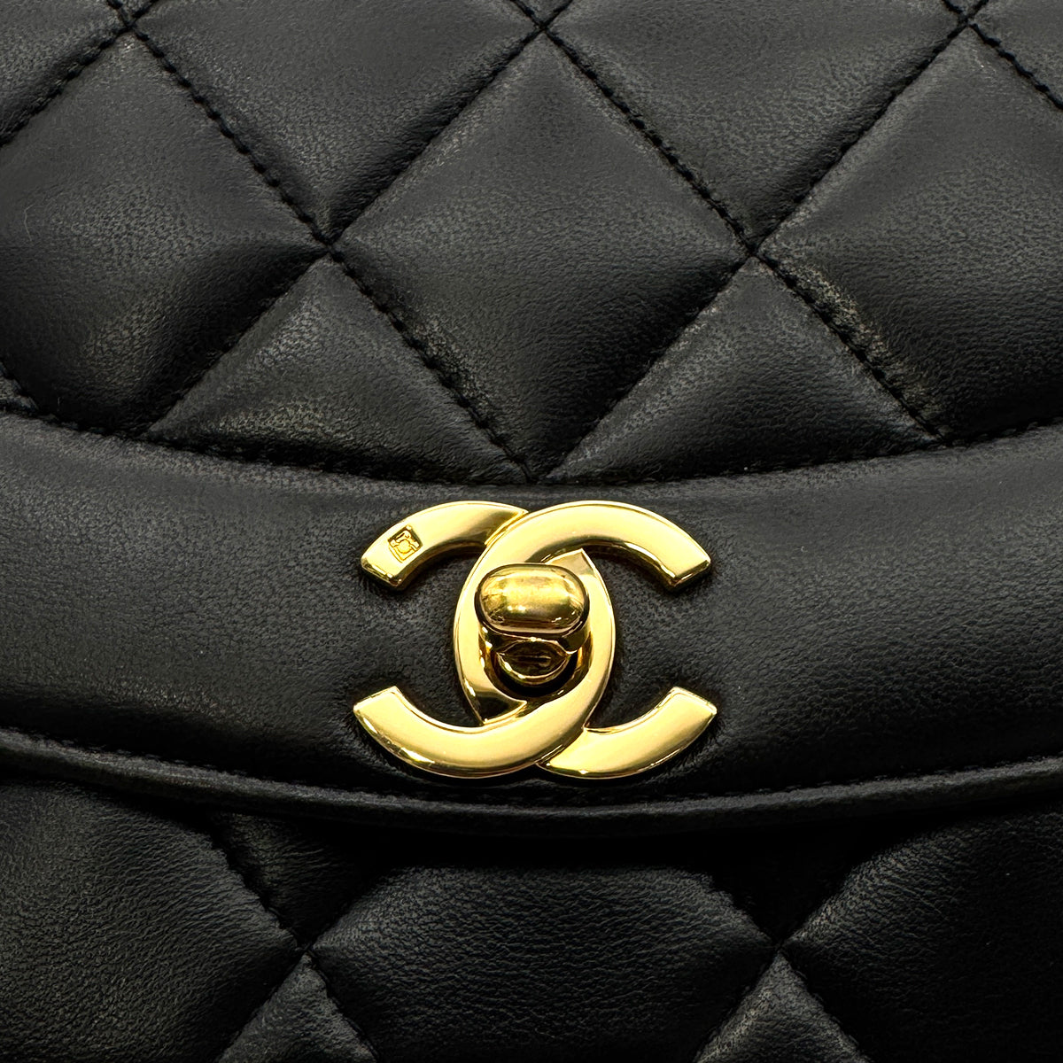 CHANEL VINTAGE DIANA SMALL CHAIN SHOULDER BAG BLACK LAMB SKIN 90275783