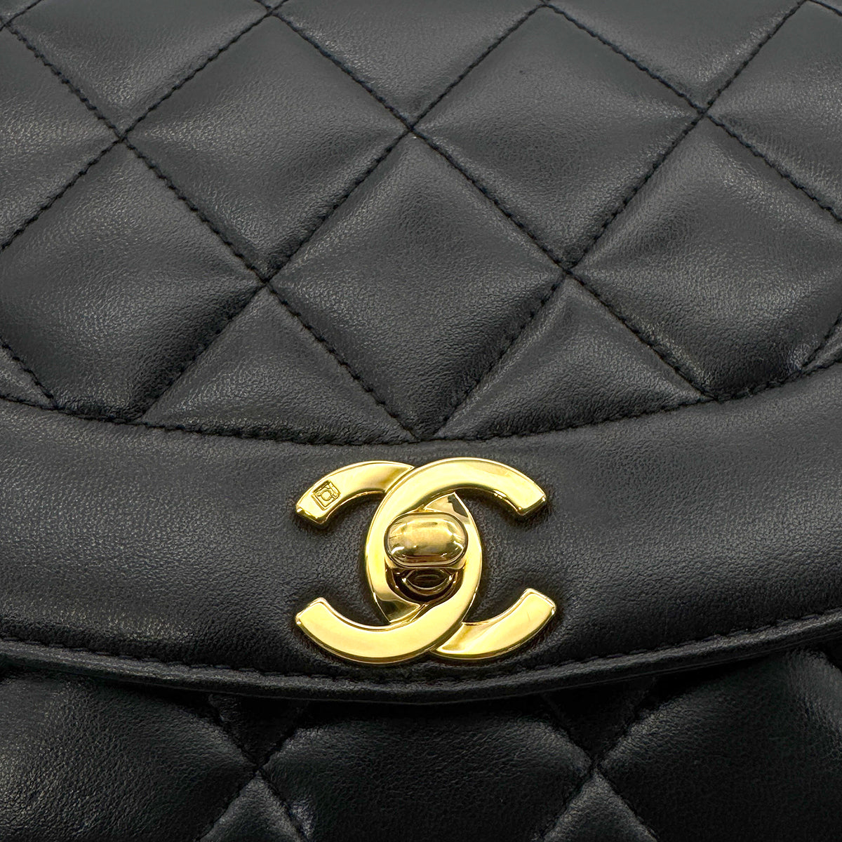 CHANEL VINTAGE DIANA SMALL CHAIN SHOULDER BAG BLACK LAMB SKIN 90275908