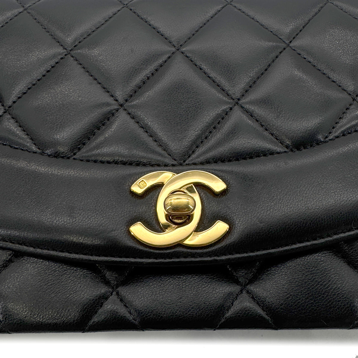 CHANEL VINTAGE DIANA SMALL CHAIN SHOULDER BAG BLACK LAMB SKIN 90276343
