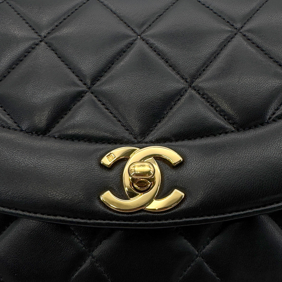 CHANEL VINTAGE DIANA SMALL CHAIN SHOULDER BAG BLACK LAMB SKIN 90276363