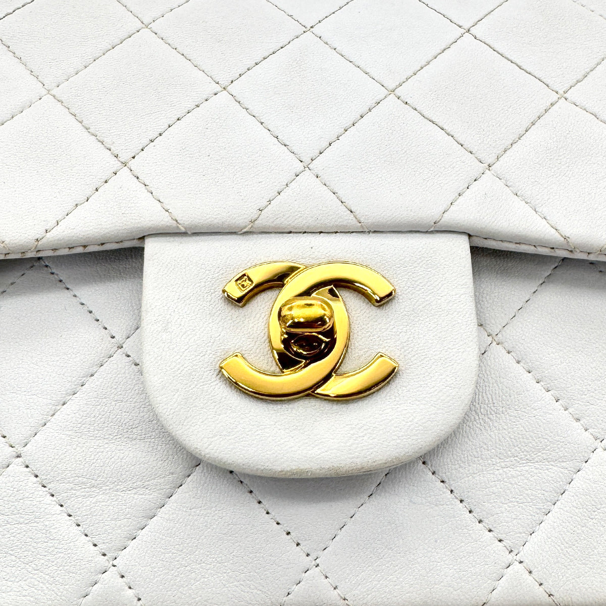 CHANEL VINTAGE CLASSIC FLAP SMALL CHAIN SHOULDER BAG WHITE LAMB SKIN 90276400