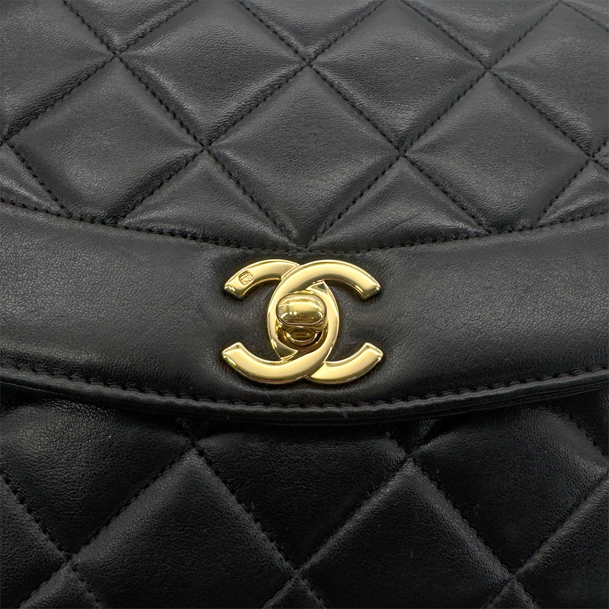 CHANEL VINTAGE MATELASSE CHAIN SHOULDER BAG BLACK LAMB SKIN 90277069