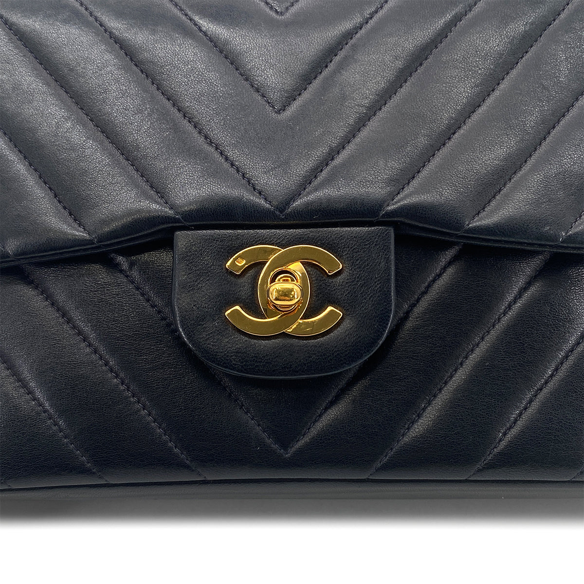 CHANEL VINTAGE CHEVRON CHAIN SHOULDER BAG NAVY LAMB SKIN 90277072