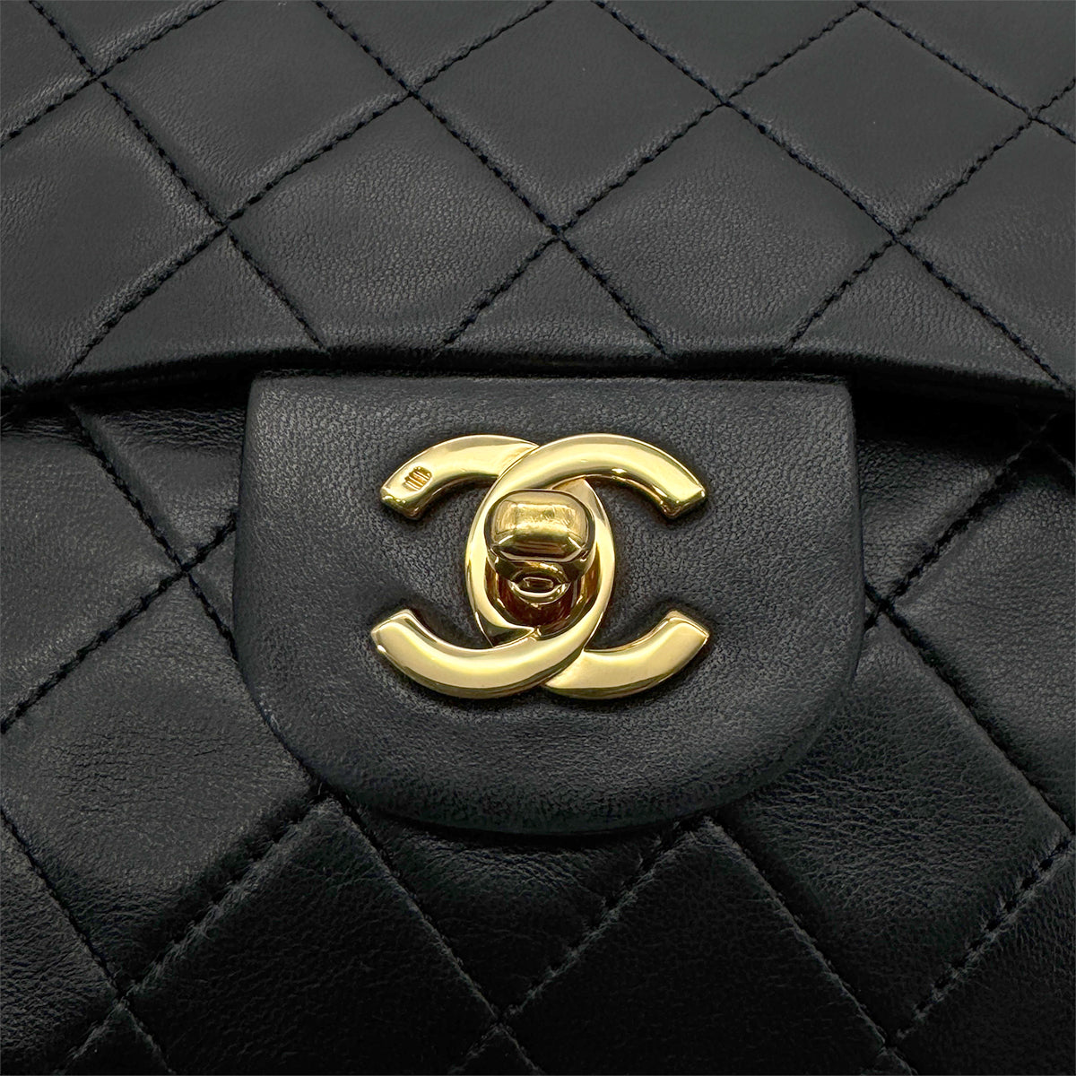 CHANEL VINTAGE CLASSIC FLAP SMALL CHAIN SHOULDER BAG BLACK LAMB SKIN 90278560