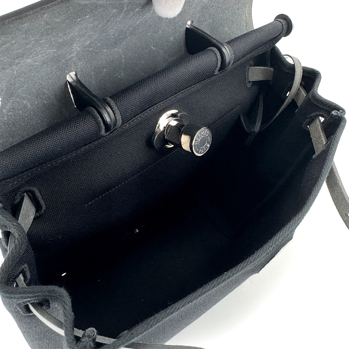 HERMES HERBAG ZIP A DOS PM BLACK TOILE OFFICIER VACHE HUNTER BACKPACK D SHW 90278727