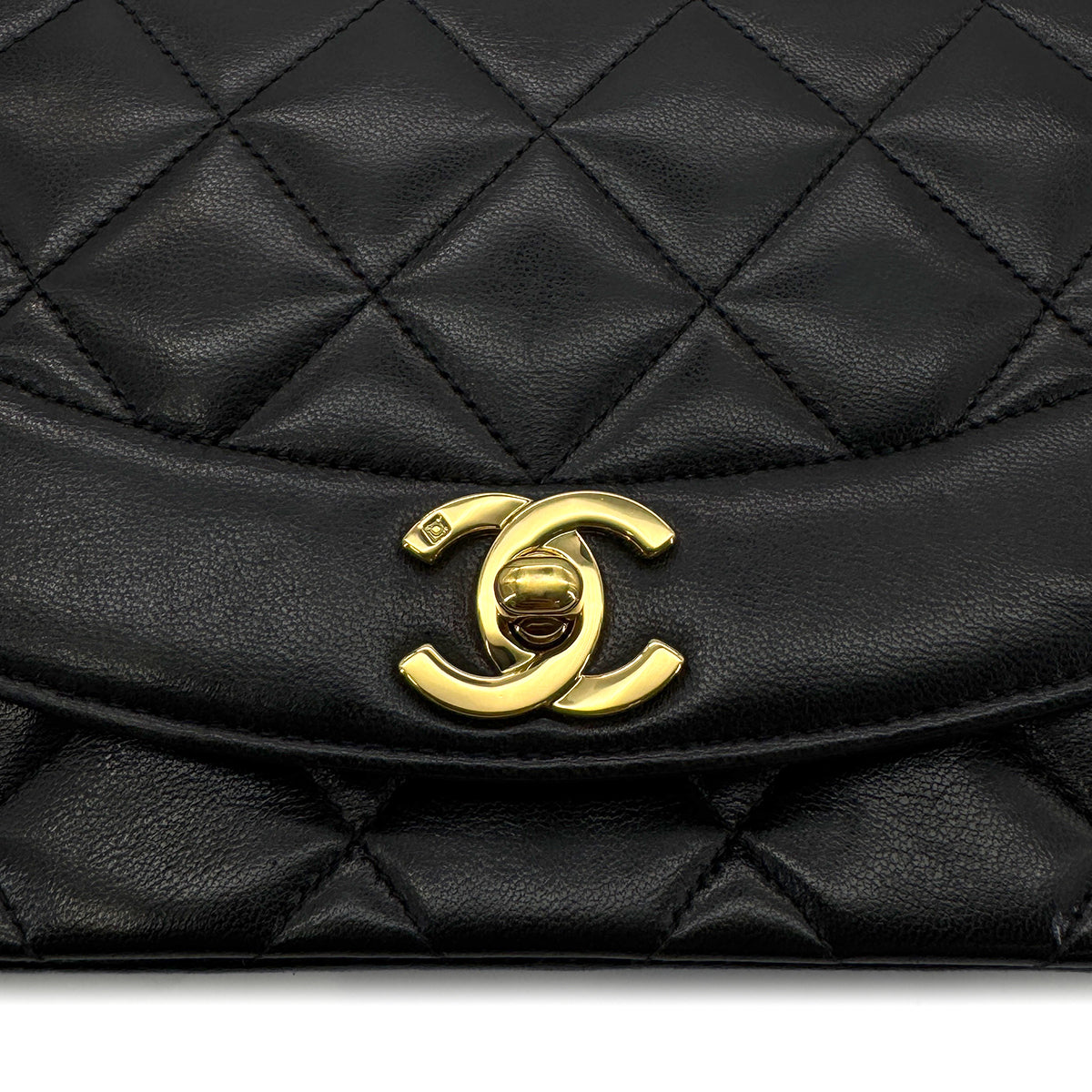 CHANEL VINTAGE DIANA SMALL CHAIN SHOULDER BAG BLACK LAMB SKIN 90279801