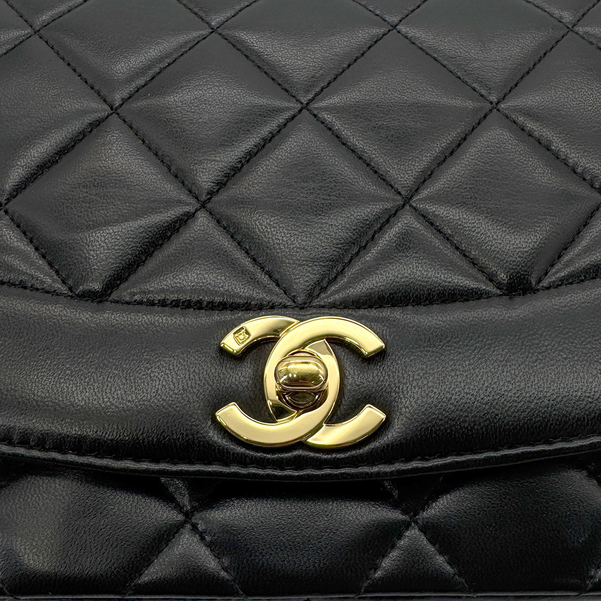 CHANEL VINTAGE DIANA MEDIUM CHAIN SHOULDER BAG BLACK LAMB SKIN 90279812