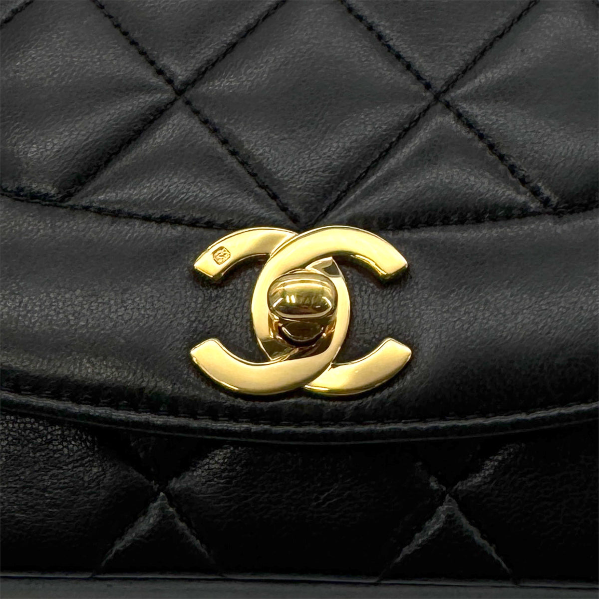 CHANEL VINTAGE DIANA SMALL CHAIN SHOULDER BAG BLACK LAMB SKIN 90280307