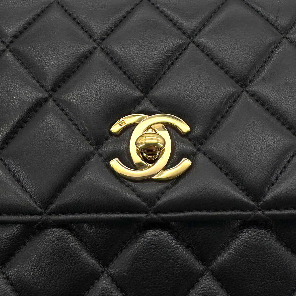 CHANEL VINTAGE MATELASSE HAND BAG BLACK LAMB SKIN 90280463