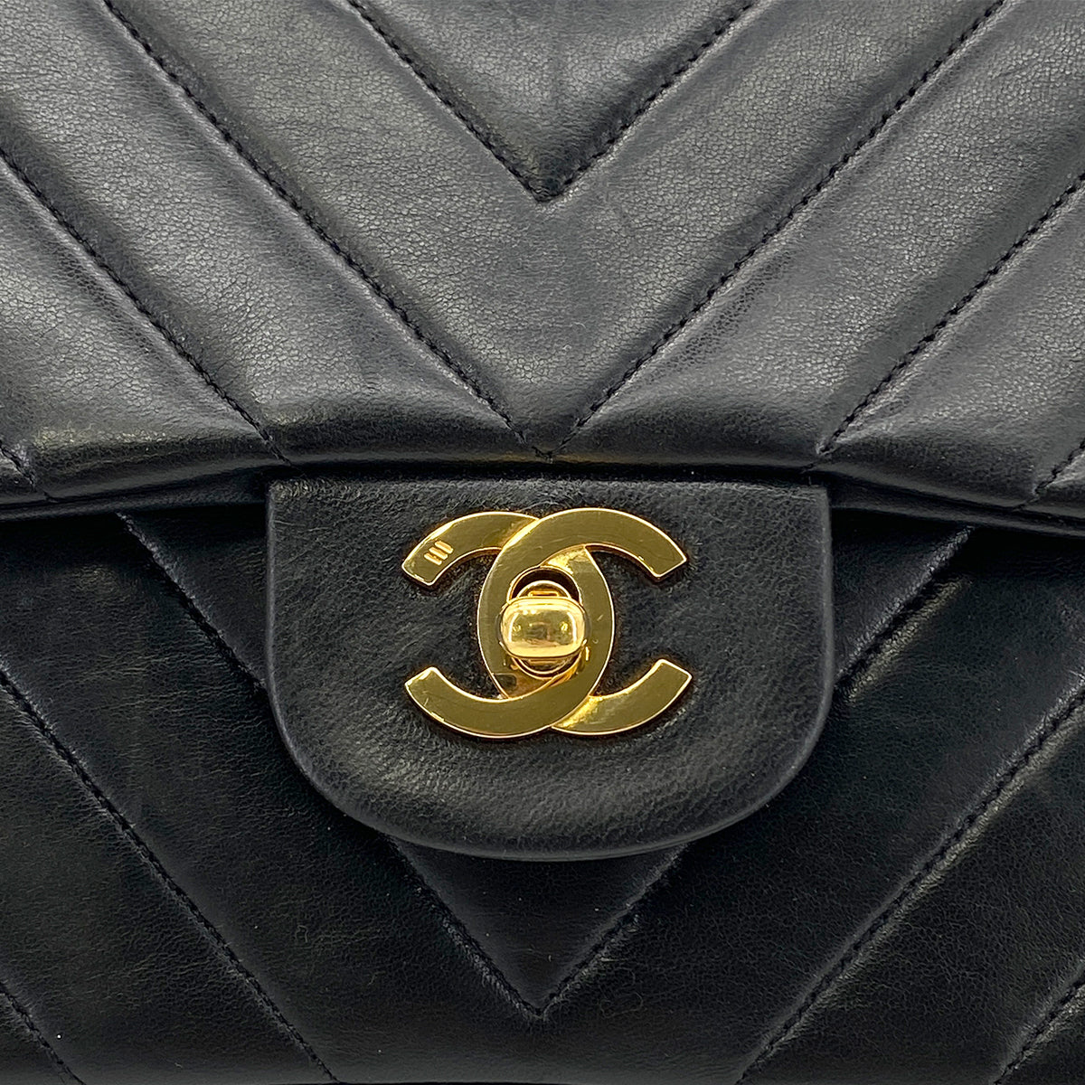 CHANEL VINTAGE CHEVRON CHAIN SHOULDER BAG BLACK LAMB SKIN 90280514