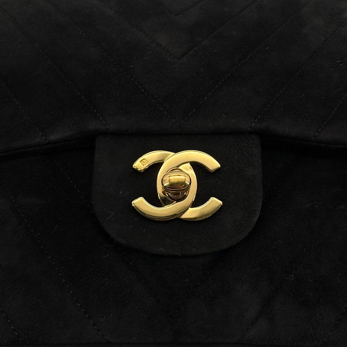CHANEL VINTAGE CHEVRON V STITCH CHAIN SHUOLDER BAG BLACK SUEDE 90280522