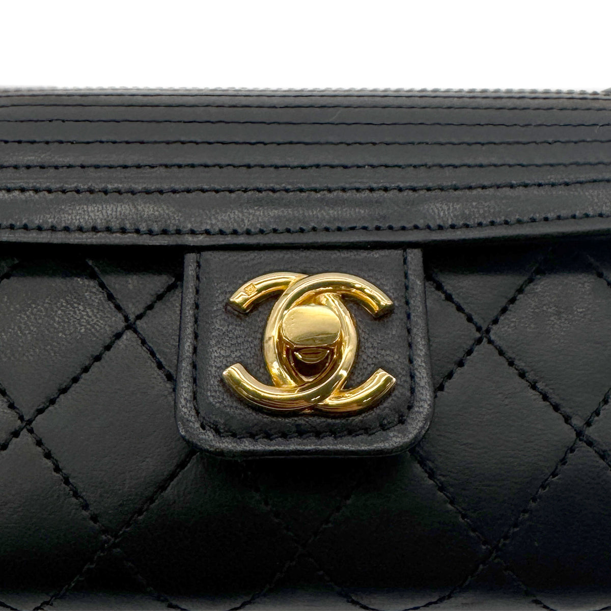 CHANEL VINTAGE MINI CHAIN HAND BAG BLACK LAMB SKIN 90280710