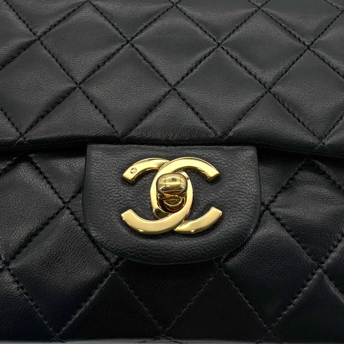 CHANEL VINTAGE CLASSIC FLAP SMALL CHAIN SHOULDER BAG BLACK LAMB SKIN 90280724