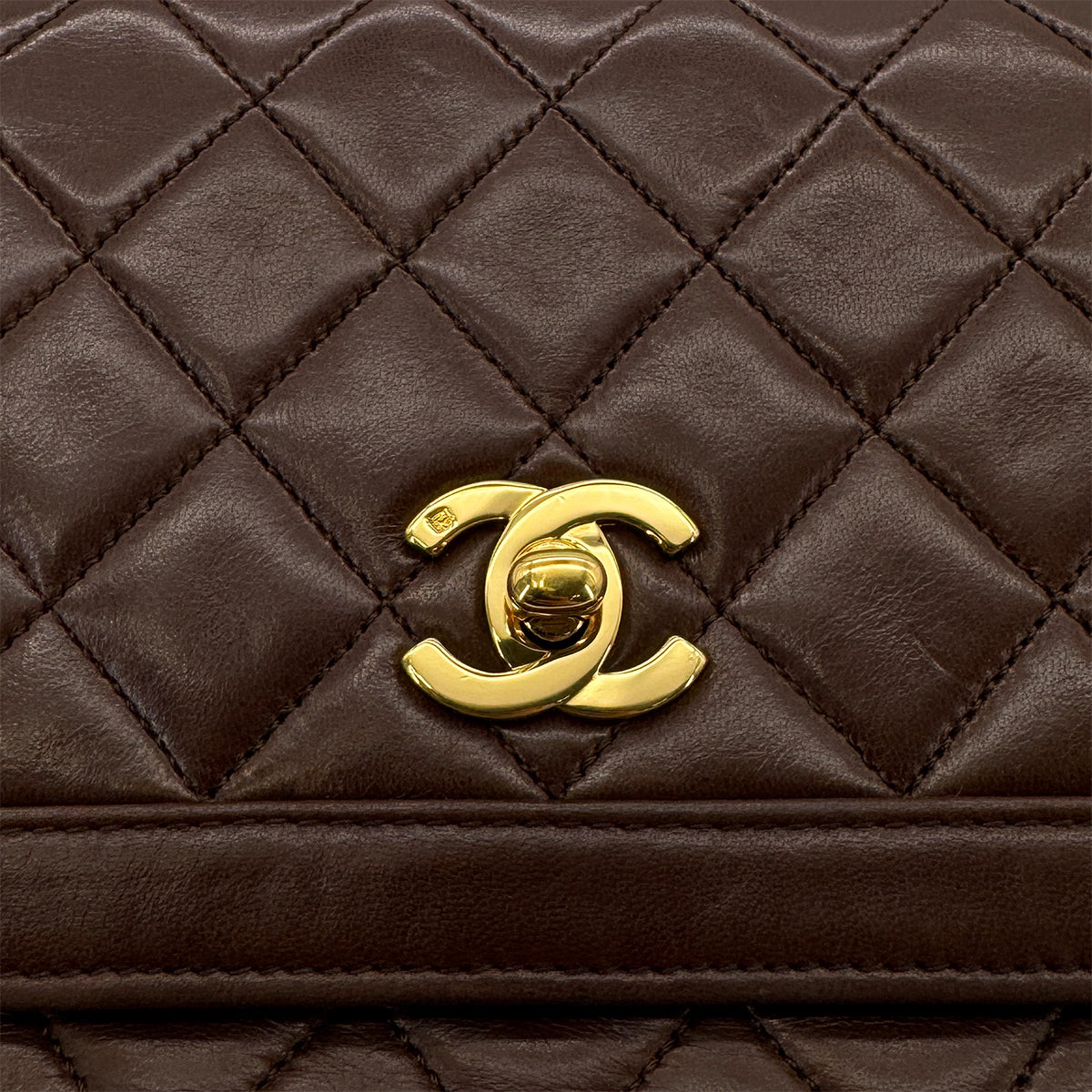 CHANEL VINTAGE MATELASSE CHAIN SHOULDER BAG BROWN LAMB SKIN 90281178